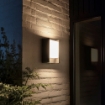 Aplica neagra Philips Hue Fuzo Outdoor 9W lumina calda